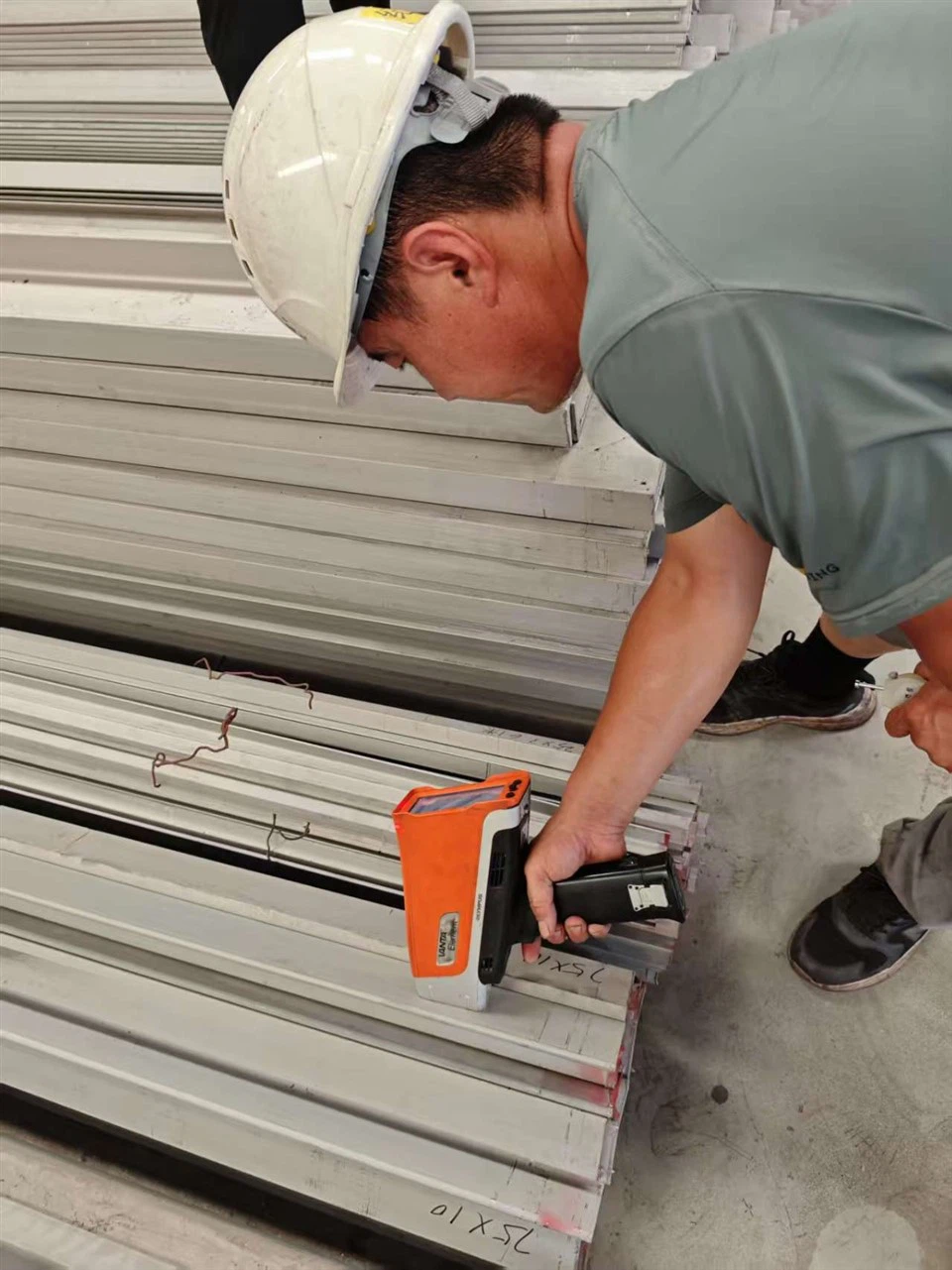 Stainless Steel 316L Angel Bar in Our Warehouse suppliers